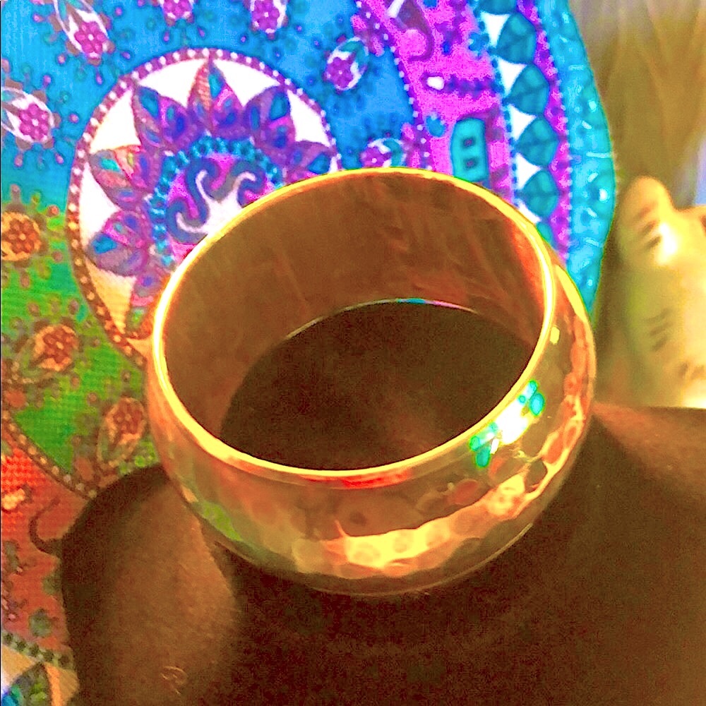 Beautiful brassy bangle with a hammered finish